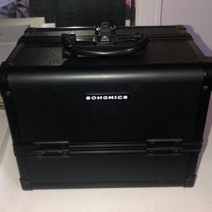 Makeup organizing box